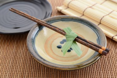 Japon tarzı Sofra yemek masası üzerinde