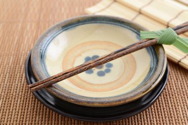 Japon tarzı Sofra yemek masası üzerinde