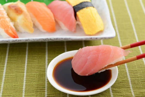 Cocina Tradicional Japonesa Sushi Hecha Con Mariscos Frescos — Foto de Stock