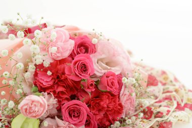 Güzel karışık çiçekli buket