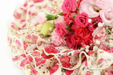 Güzel karışık çiçekli buket