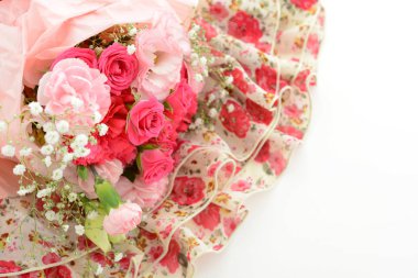 Güzel karışık çiçekli buket