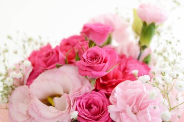 Güzel karışık çiçekli buket