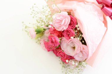 Beyaz arka plan üzerinde izole lüks buket