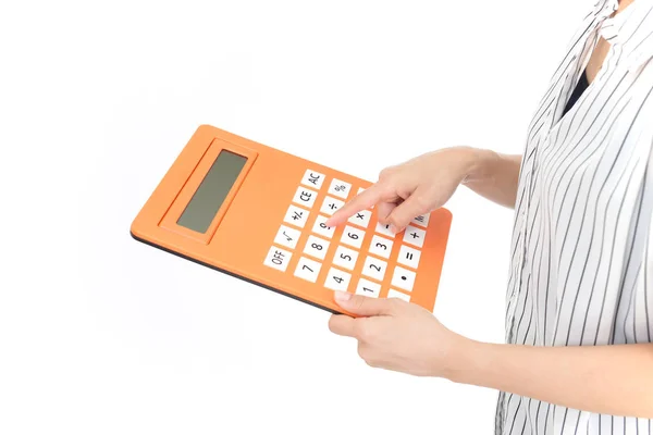 Mulher Usando Uma Calculadora — Fotografia de Stock