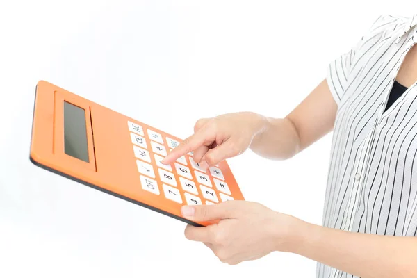 Femme Utilisant Une Calculatrice — Photo