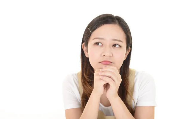 Ongemakkelijke Aziatische Huisvrouw Geïsoleerd Witte Achtergrond — Stockfoto