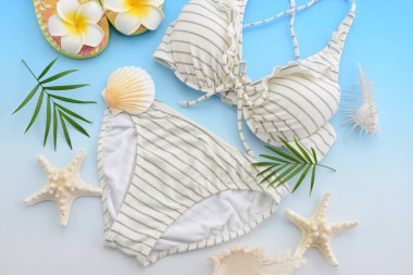 Şık bikini ile flip flop