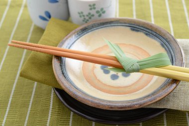 Japon tarzı Sofra yemek masası üzerinde