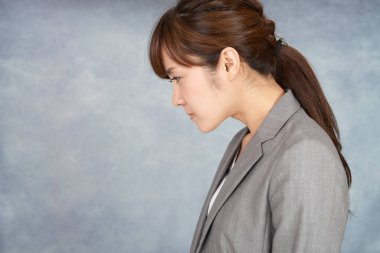 Asya iş kadını yorgun ve stresli hissediyor