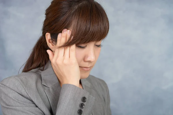 Business Woman Having Headache — Stock Photo, Image