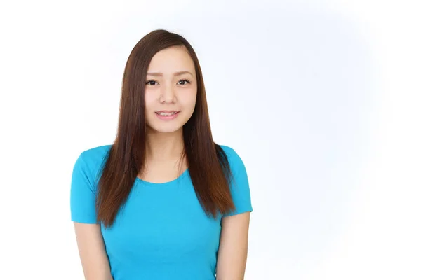 Sonriente Mujer Asiática Aislada Sobre Fondo Blanco —  Fotos de Stock