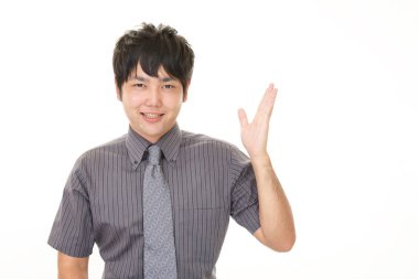 İş adamı yolu gösterir.