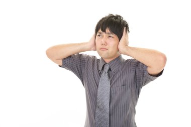 Kulakları tutan adam