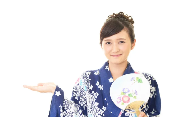 Japon Yaz Kimono Giyen Çekici Genç Kadın — Stok fotoğraf
