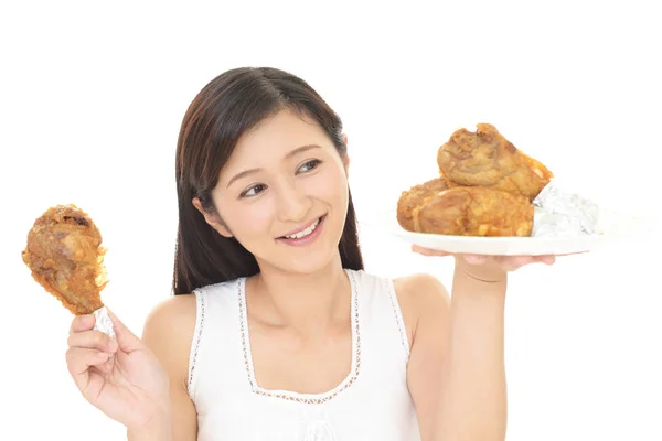 Mujer Sosteniendo Plato Lleno Pollo —  Fotos de Stock