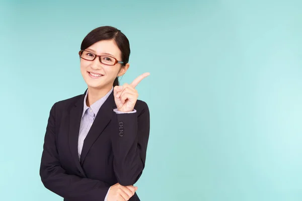 Asian Business Woman Pointing — Stock Photo, Image