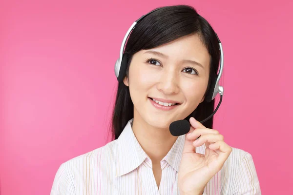 Operatore Call Center Sorridente — Foto Stock