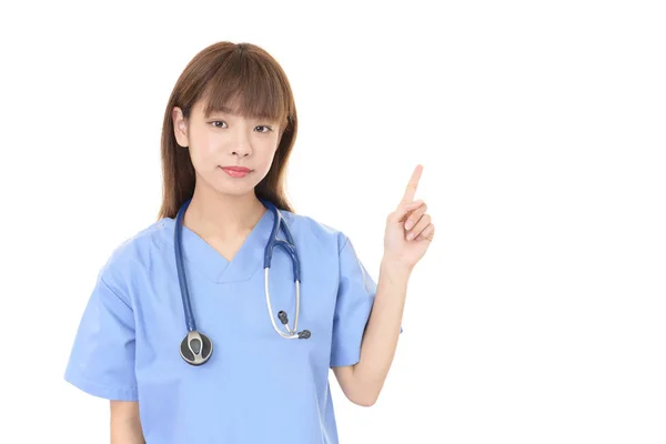 Leende Asiatisk Läkare — Stockfoto