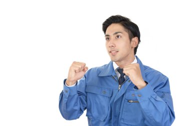 Asyalı işçi başarının tadını çıkarıyor