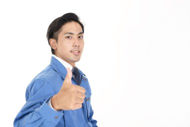 Asyalı işçi başarının tadını çıkarıyor