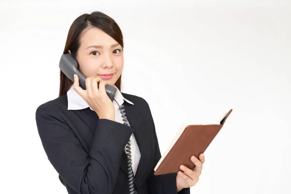 Piękne Biuro Pani Rozmawia Przez Telefon — Zdjęcie stockowe