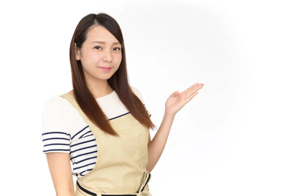 Asiático Jovem Mulher Mostrando Algo Palma Mão — Fotografia de Stock