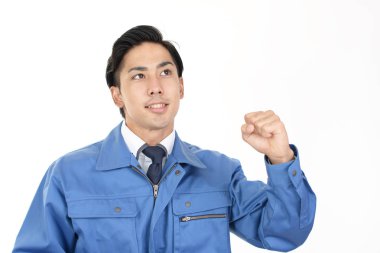 Asyalı işçi başarının tadını çıkarıyor