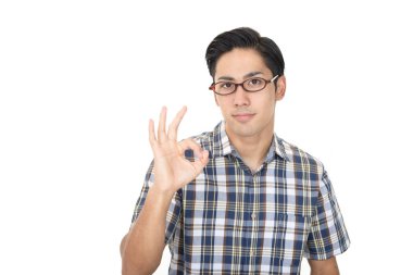 Adam ok el işareti ile