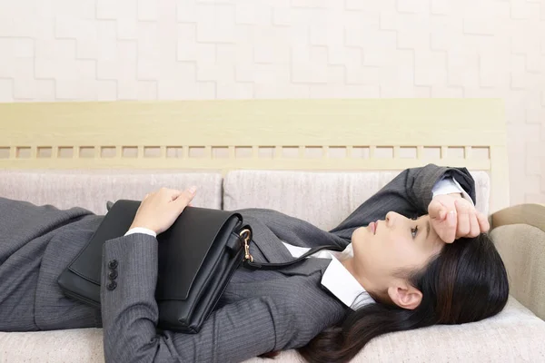 Asiática Empresária Está Sentindo Cansado Estressado — Fotografia de Stock