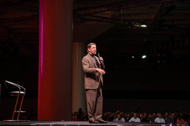 San Francisco, Ca, Amerika Birleşik Devletleri - 14 Kasım 2007: Oracle CEO'su Larry Ellison yaptığı konuşmada Moscone Center'da Oracle Openworld toplantısında 14 Kasım 2007 tarihinde yapar