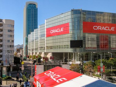San Francisco, Ca, Amerika Birleşik Devletleri - 11 Kasım 2007: Katılımcı Oracle açık dünya konferans git Moscone merkezine 11 Kasım 2007 tarihinde San Francisco, Kaliforniya, ABD