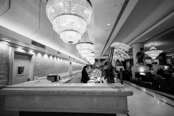 САН-ФРАНЦИСКО, Калифорния, 3 октября 2012 г. - Приемная в отеле Hilton Union Square, где 3 октября 2012 г. в Сан-Франциско, Калифорния, была размещена часть 50 000 участников конференции Oracle OpenWorld — стоковое фото