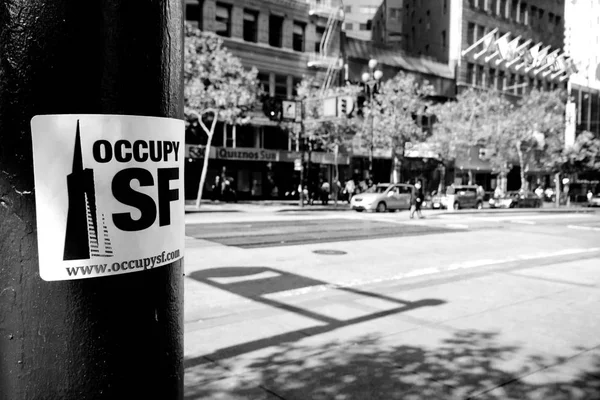 san francisco, ca, 2 Ekim 2011 - işgal san francisco sticker kutup yerleştirilen yüksek sesle bildirmek yeni genel hareketinin başlangıç eylemleri