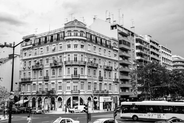 LISBOA, PORTUGAL - 07 de Maio de 2008: Edifício com elementos do estilo arquitectónico Art Nouveau em Lisboa, Portugal, em 07 de Maio de 2008 — Fotografia de Stock