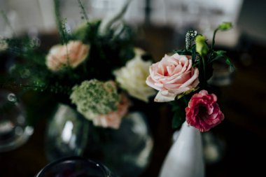 Özel etkinlikler ve tatil için güzel ve lüks Çiçek ayarları. Düğün, Doğum günü ve kutlamalar'den aksesuarlar.