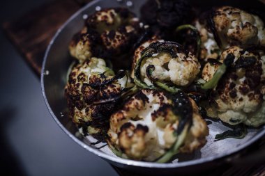 Taze Gurme Yemek Hazırlama. Lüks Mutfak yemekleri. İnce ingr