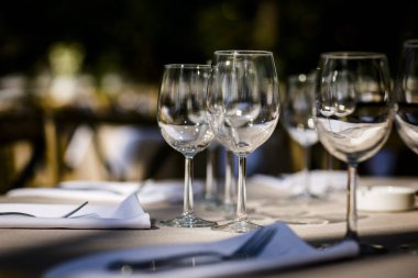 Lüks masa ayarları ve dekorasyon. 