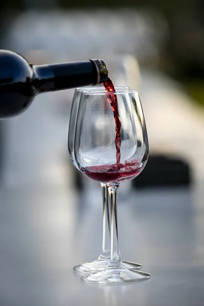 POURING WIN — Stock Photo, Image