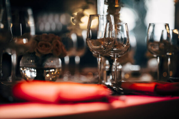 Роскошные настройки стола
 