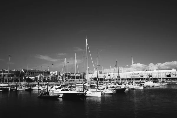 Portimao Algreve Portugal Sea Bay Med Yachter Och Båtar Sandstrand — Stockfoto