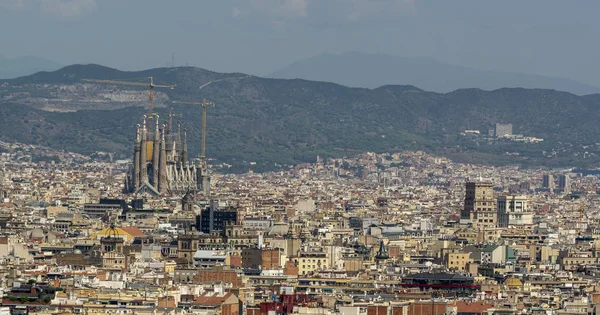 Edificios Barcelona Entre Ellos Famosa Sagrada Familia — Foto de Stock
