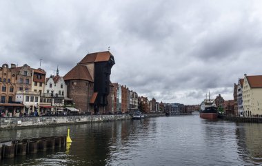 Motlawa Nehri üzerinde eski, ortaçağ vinç. Gdansk sembolü