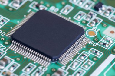 Elektronik devre kartının fotoğraflarını kapatın