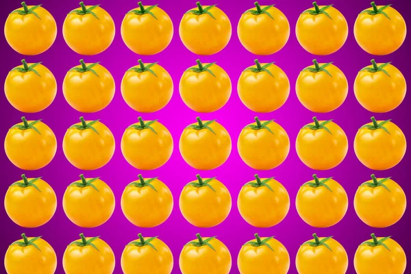 보라색 배경에 있는 노란색 토마토의 야채 무늬. — 스톡 사진