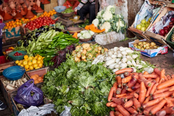 各种蔬菜和水果在市场中 Taorudant 摩洛哥 — 图库照片