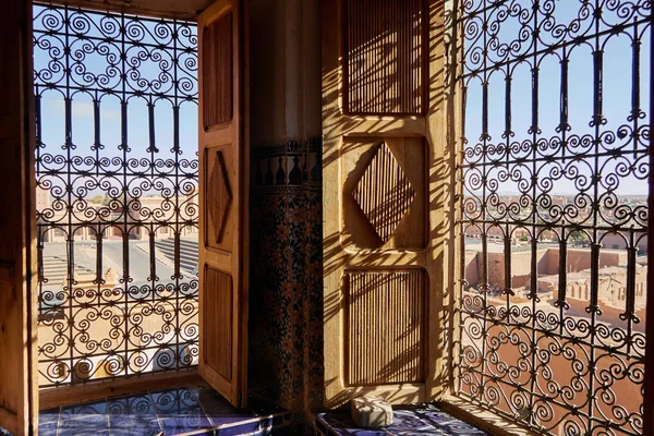 Widok Okna Ait Bin Haddu Kasbah Maroko — Zdjęcie stockowe