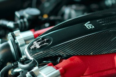 Katowice / Poland - 06.08.2019: V8 motorlu, Maserati Levante Trofeo 'ya giriş yaptı. V8, 3.9l, 590HP ve 730 nm. Hızı 0 'dan 100 km / s' ye 3.9 saniyede çıkıyor. Sığ alan derinliği.