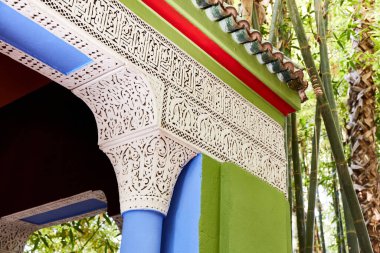 Marakeş / Fas - 03 / 02 / 2016: Marakeş 'te Jardin Majorelle Garden kuruldu, Yves Saint-Laurent 1980' lerde burada yaşadı. Fas 'ta en çok ziyaret edilen yerlerden biri..