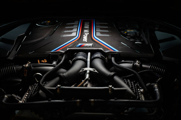 Warsaw / Poland - 07.15.2020: BMW M8 engine from limited First Edition. V8 двигатель, 4.4 л, 625 л.с. Разгон 0-100 км - 3.2 с Максимальная скорость 290 км / ч.